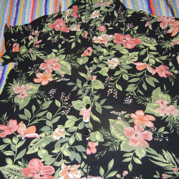 Button Down Blouse 6 for $25. Clearance (wt147) - Picture 1 of 4